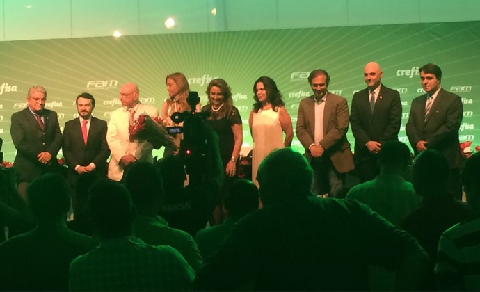 Leila recebe homenagem, e Galiotte agradece em nome do Palmeiras