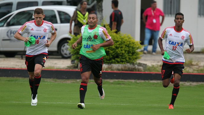 Jonas, Anderson Pico e Gabriel treino Flamengo (Foto: Gilvan de Souza / Flamengo)