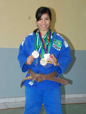Larissa Farias, do judô, com medalhas (Foto: Arquivo Pessoal)