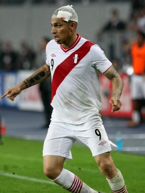 Com Guerrero à frente, Peru confirma lista para a disputa da Copa América