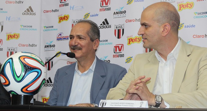 Aldo Rebelo, ministro dos esportes, e Gustavo Assed, presidente do Botafogo-SP (Foto: Cleiton Carvalho / Agência Botafogo)