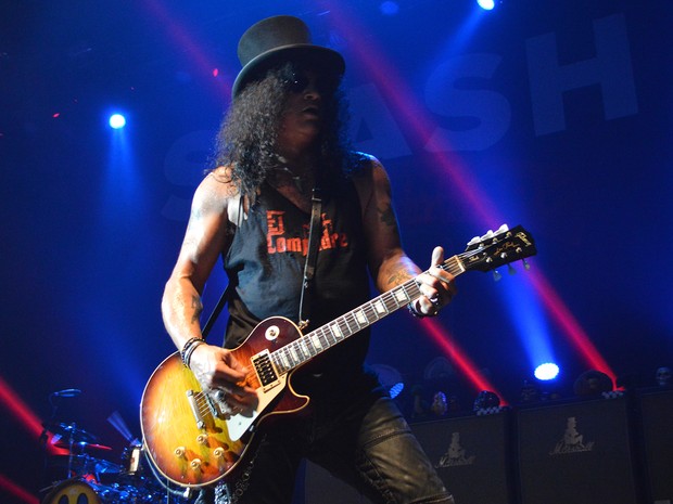 Slash em apresentação no Rio  (Foto: Maria Chrisá/G1)