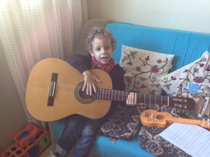 Filho de Milena tem no sangue o gosto pela música (Foto: Arquivo Pessoal)