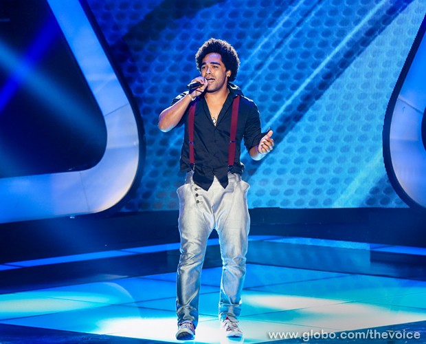 Heverton Castro se apresenta com canção autoral (Foto: Isabella Pinheiro/TV Globo)