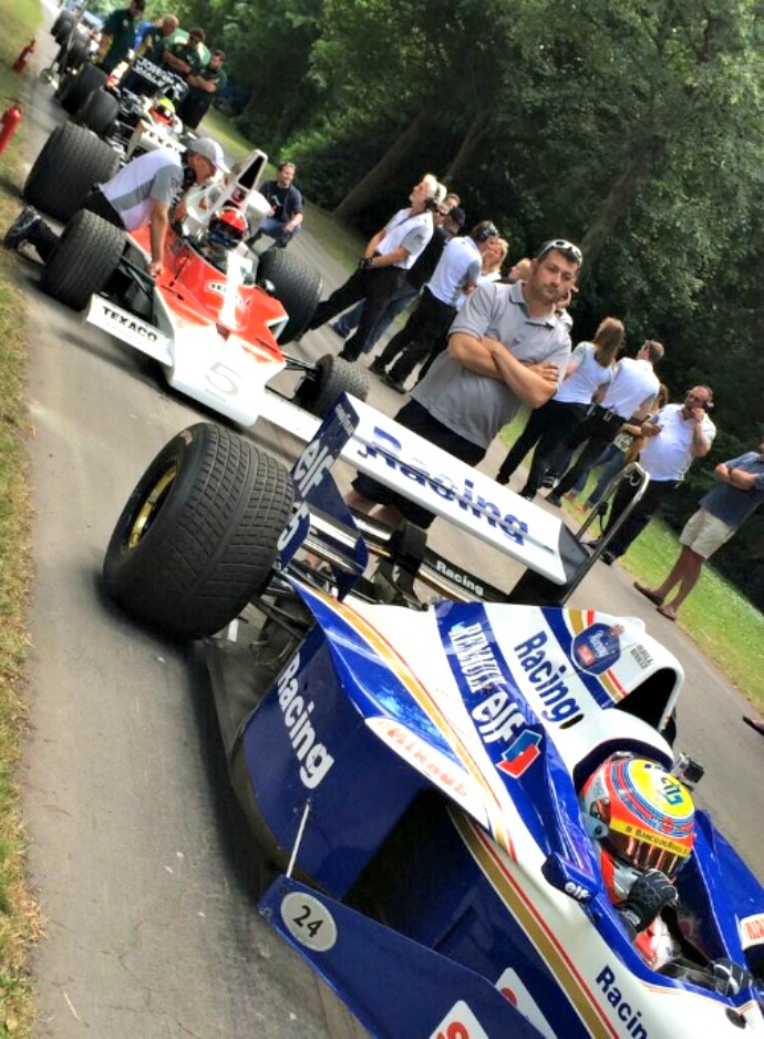 Felipe Nasr pilota Williams FW18 que deu o título de 1996 a Damon Hill (Foto: Divulgação/twitter)