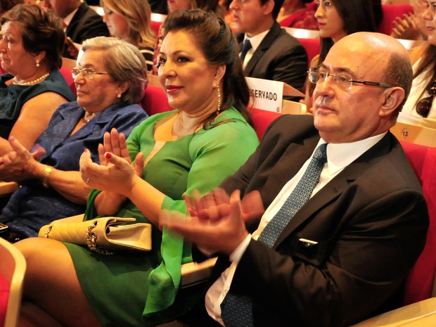 O ex-deputado estadual Jos Riva (PSD),  direita, e sua esposa, a candidata derrotada ao governo do estado Janete Riva (PSD), durante posse da filha Janana Riva (PSD) como deputada estadual. (Foto: Ren Diz / G1)