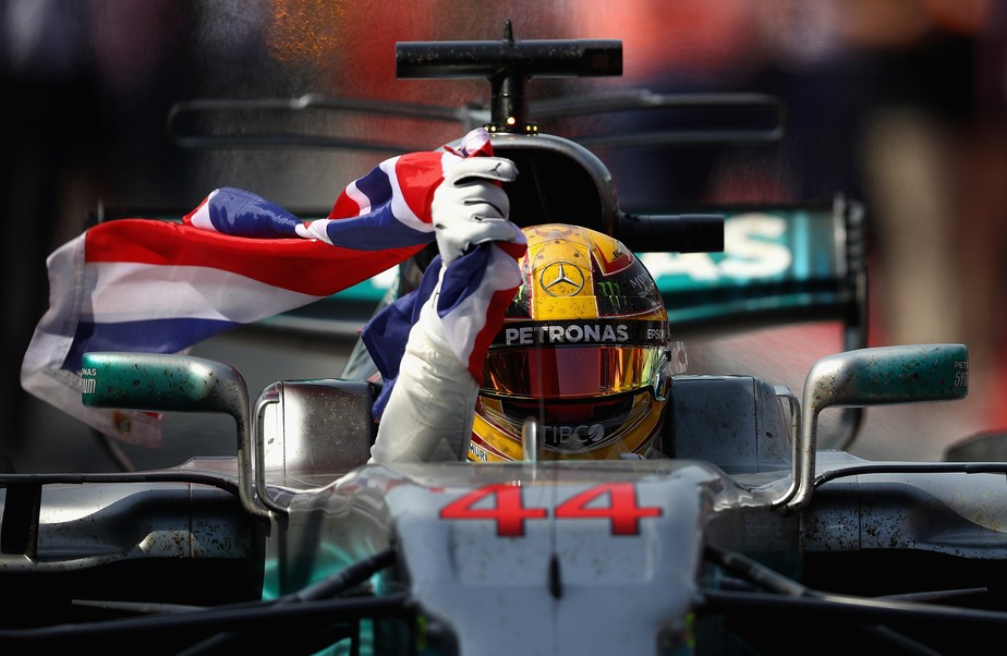 Hamilton lidera de ponta a ponta, vence no Canadá e diminui diferença para Vettel