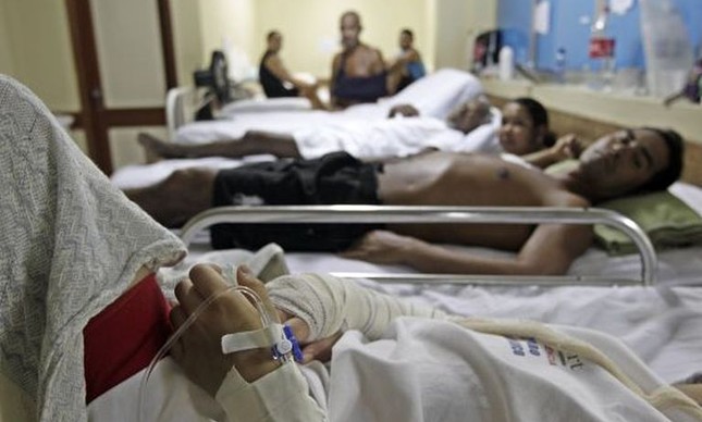 Pronto socorro do hospital de Macapá lotado, em 2011 (Foto: Tiago Queiroz / Estadão)