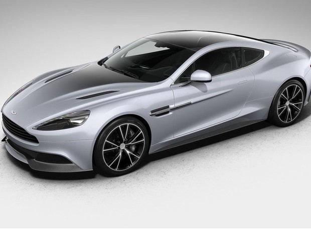 Aston Martin comemora 100 anos com série especial que valoriza o prata (Foto: Divulgação)