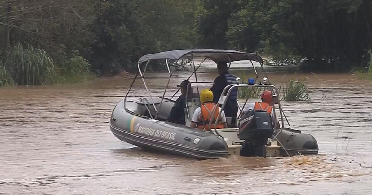 Corpos de homens desaparecidos em rio após bote virar são encontrados - Globo.com