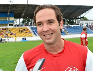 Comentarista Caio Ribeiro esteve em São José dos Campos em jogo beneficente (Foto: Danilo Sardinha/ Globoesporte.com)