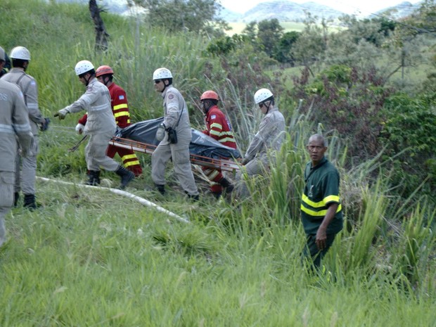 Segundo PRF, pelo menos oito pessoas morreram no acidente, no Espírito Santo (Foto: Reprodução/TV Gazeta)