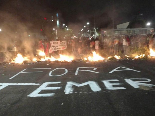 G1 Manifestantes Contra O Impeachment De Dilma Fazem Protesto Em