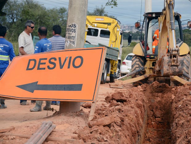 A obra visa melhorar a fluidez do trânsito na região (Foto: Zaqueu Proença)