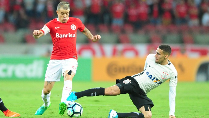 Em jogo quente, Corinthians empata com Inter no Beira-Rio e tem vantagem