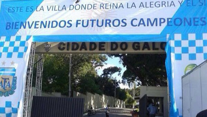 Cidade do galo começa a se transformar para receber a Argentina (Foto: Reprodução/Twitter)