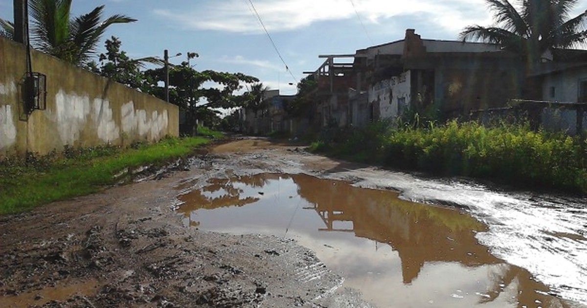 G1 Ruas continuam cheias de lama dias após chuva em Vila Velha ES