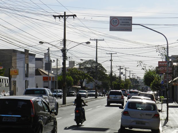 Placas serão alteradas em até dez dias (Foto: Heloise Hamada/G1)