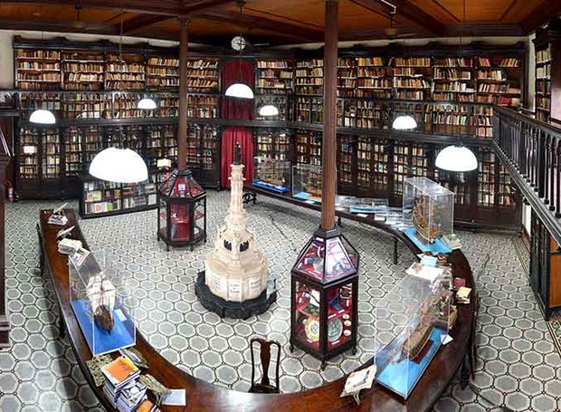 As obras de maior expressão na Biblioteca Infante D. Henrique são da categoria de História, Geografia, Literatura de Portugal e do Brasil (Foto: Reprodução/gplsalvador)