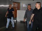 Vin Diesel dá show de simpatia ao desembarcar em São Paulo