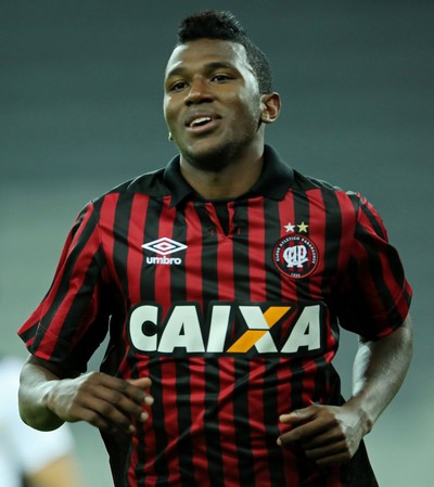 Douglas Coutinho Atlético-pr gol criciúma Série A (Foto: Agência Getty Images) Douglas Coutinho Atlético-pr gol criciúma Série A (Foto: Agência Getty Images)