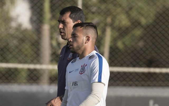 Maycon minimiza assédio em janela e avisa: 