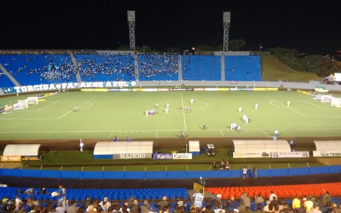Resultado de imagem para estadio do café londrina jogando