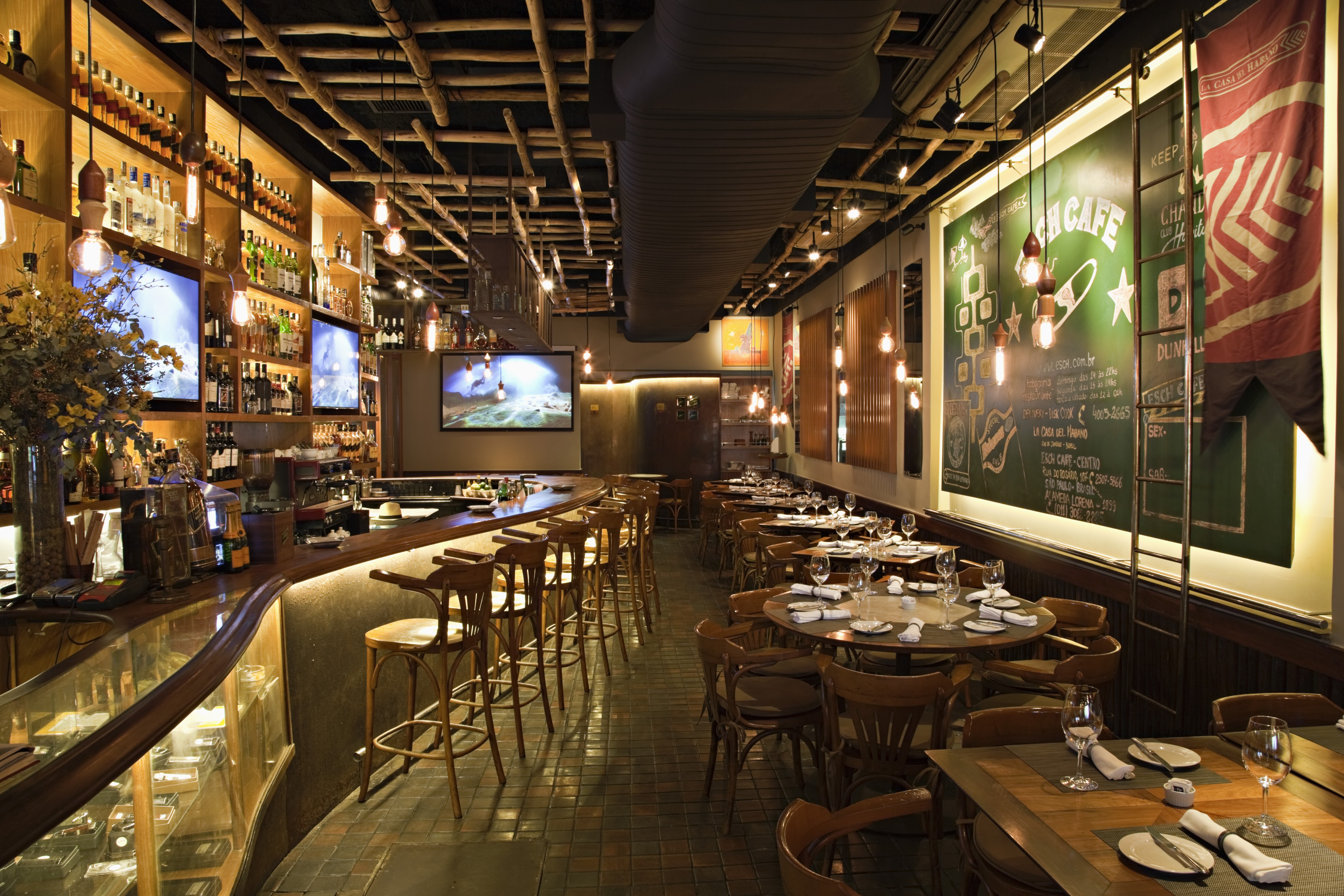 O balcão é lugar privilegiado no Esch