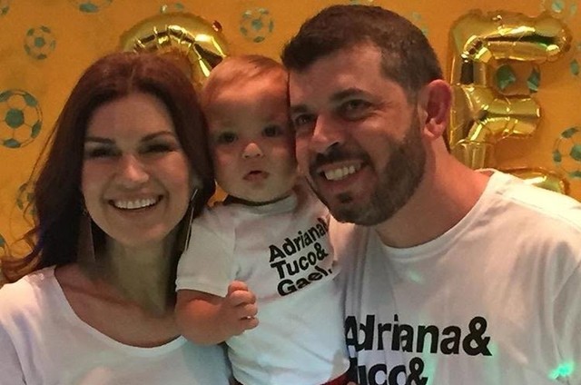 Adriana Garambone com o filho, Gael, e o marido, Arthur (Foto: Arquivo pessoal)