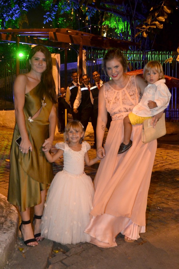 MAriah Rocha e Leandra Leal -  Casamento Sophie Charlotte e Daniel de Oliveira (Foto: Roberto Teixeira/EGO)