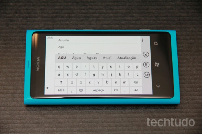 Nokia Lumia 800 (Foto: Allan Melo/TechTudo) Nokia Lumia 800 (Foto: Allan Melo/TechTudo)