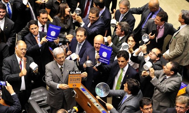 Deputados contrários à Medida Provisória fizeram “panelaço” no plenário da Câmara durante a votação da matéria (Foto:  Luis Macedo / Câmara dos Deputados)