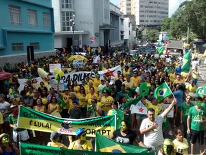 Manifestação em Campina Grande (Foto: Taiguara Rangel / G1)