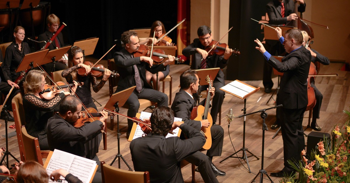 G Blumenau Recebe Pera Bastien E Bastienne E Orquestra Da Furb