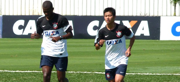Ygor e Zizao, treino Corinthians (Foto: Alexandre Lozetti / Globoesporte.com)