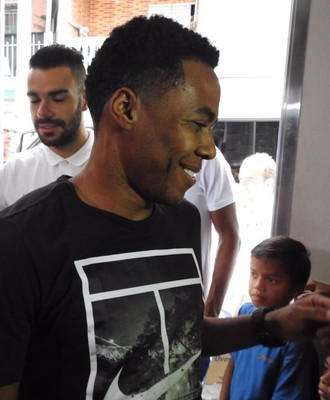 Elias prevê volta ao Corinthians em dez dias e minimiza polêmica com lesão