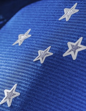 Umbro revela primeiros detalhes da nova camisa do Cruzeiro  (Foto: Reprodução / Umbro)