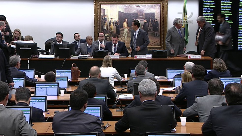 CCJ da Câmara antes de leitura de parecer sobre denúncia contra Temer (Foto: Reprodução/TV Câmara)