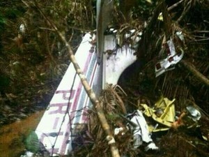 Avião foi localizado na noite de terça-feira (22) (Foto: Divulgação / Polícia Militar)
