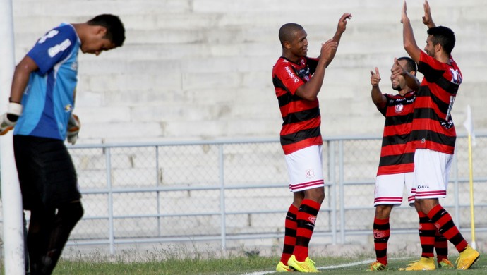 Campinense x Esporte de Patos, Amigão (Foto: Leonardo Silva / Jornal da Paraíba) Campinense x Esporte de Patos, Amigão (Foto: Leonardo Silva / Jornal da Paraíba)