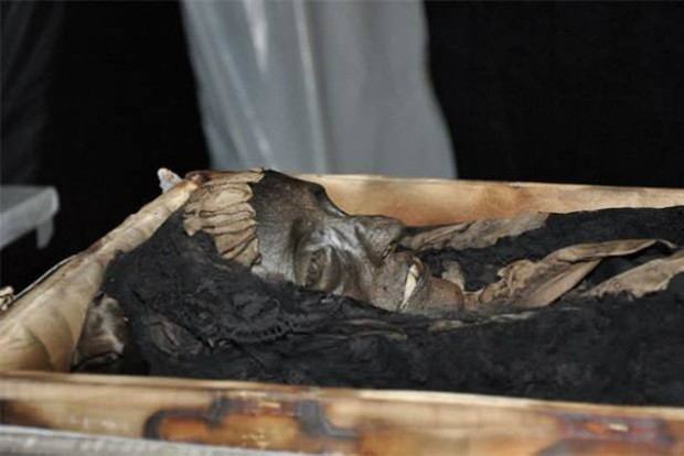 Os restos mortais de Dona Amélia, mumificado em 1873, dias após sua morte (Foto: Valter Diogo Muniz/Divulgação)