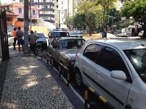 De acordo com a Transalvador nesta segunda-feira, desde as 7h, foram registrados dois acidentes com quatro feridos.  (Foto: Alex de Paula/ G1 BA)