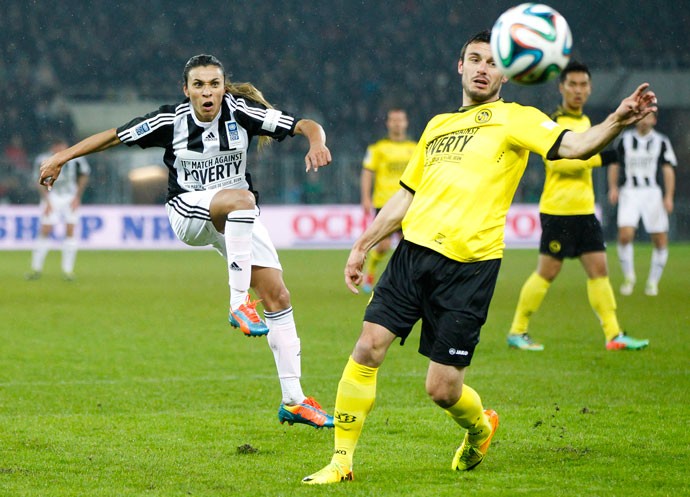 Marta, jogo contra a pobreza (Foto: AFP) Marta, jogo contra a pobreza (Foto: AFP)