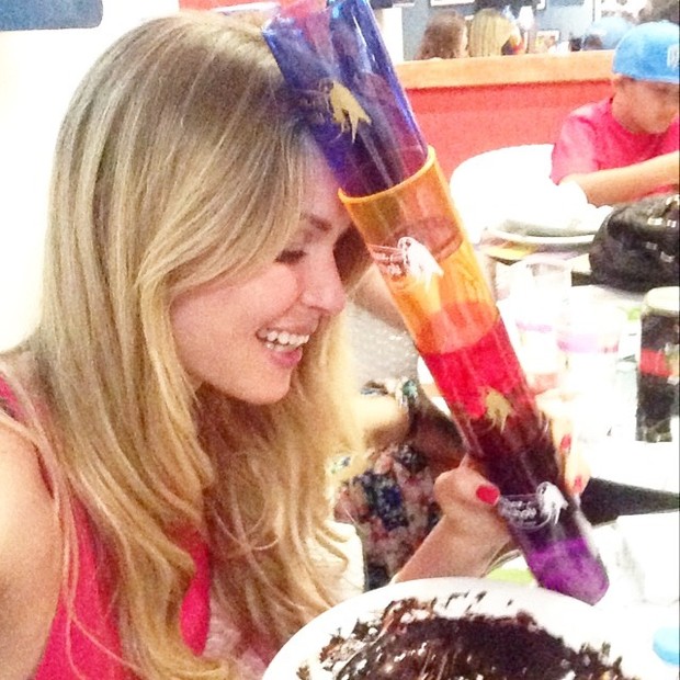 Susana Werner comemora aniversário com crepe (Foto: Instagram)