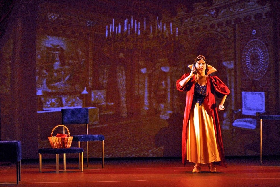 A atriz Débora Lamm caracterizada de Branca de Neve (Foto: André Gardenberg/Divulgação)