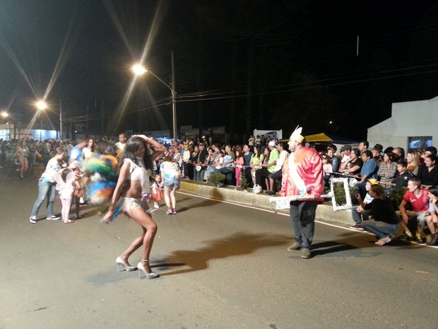 Carnaval Lages (Foto: Barbara Lino/RBS TV)