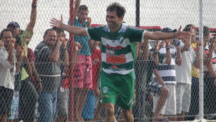 Atacante Júnior Amorim, do Murici (Foto: Leonardo Freire/GloboEsporte.com)