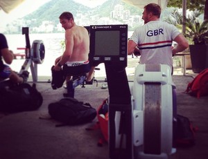 Britânicos fazem musculação na sede de remo do Flamengo (Foto: Instagram) Britânicos fazem musculação na sede de remo do Flamengo (Foto: Instagram)