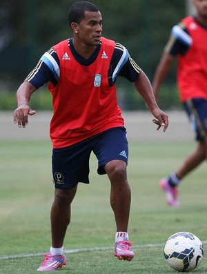 Mazinho define clássico como final e quer vitória para afastar perigo do Z-4