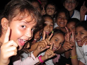 Alunas da escola pública da 204 Sul afirmaram, após a apresentação do ensaio aberto, que querem ser bailarinas (Foto: Rafaela Céo/G1) Alunas da escola pública da 204 Sul afirmaram, após a apresentação do ensaio aberto, que querem ser bailarinas (Foto: Rafaela Céo/G1)